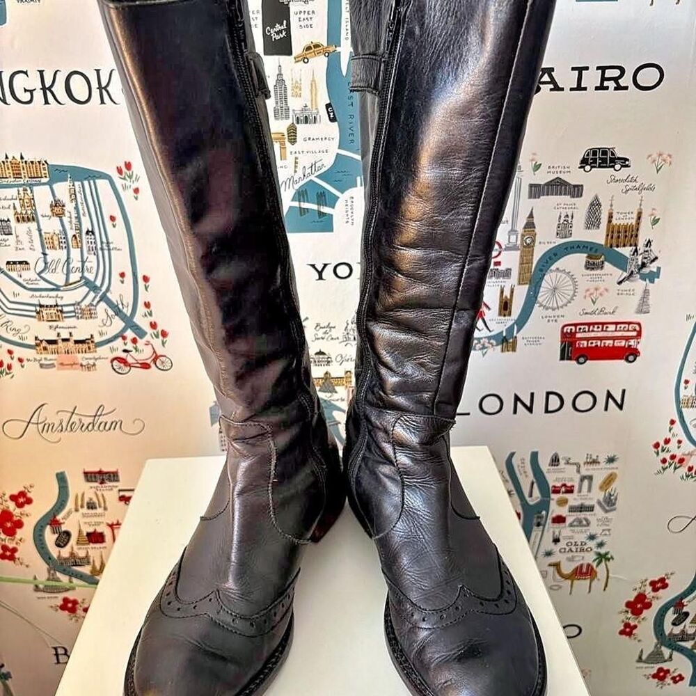 Women's Black Leather Wingtip Detail 'Riding' Boots / Size 8